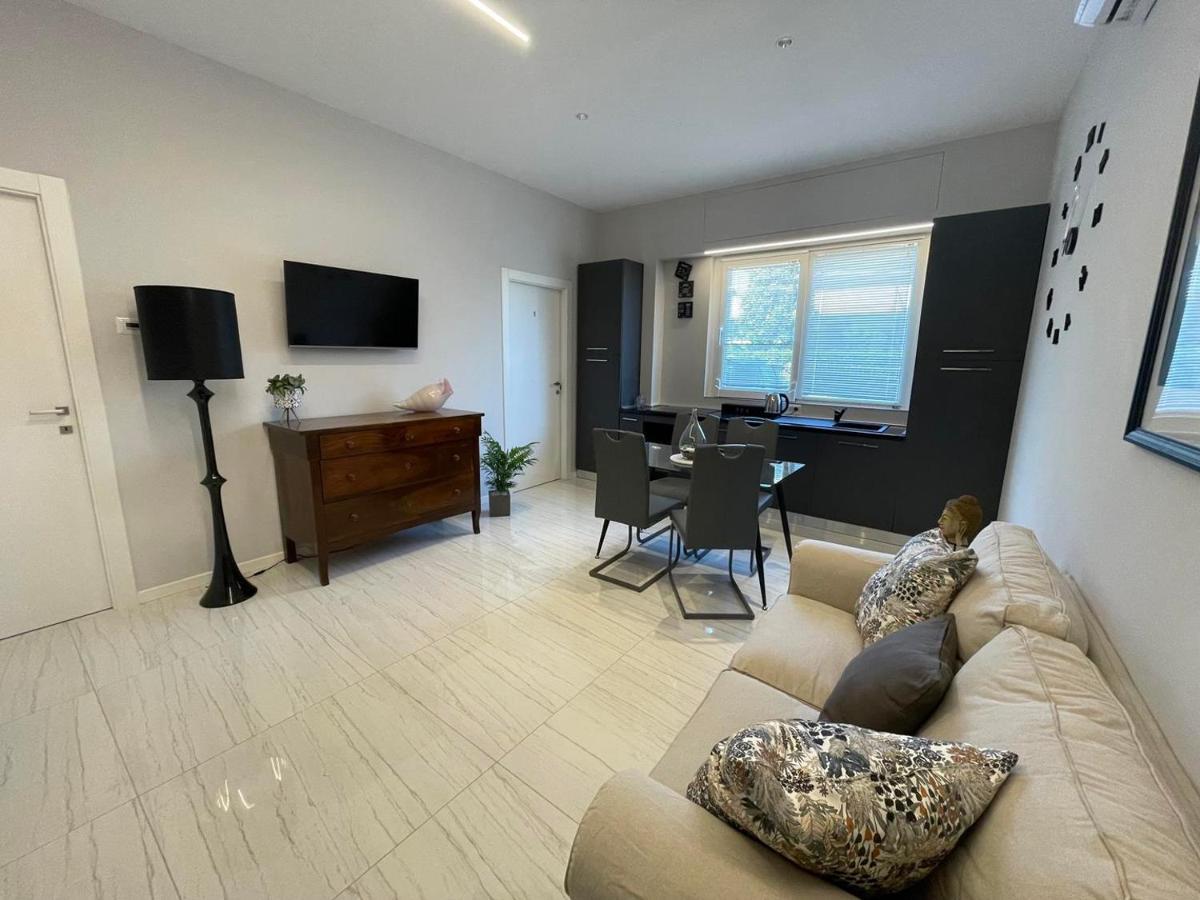 Otium Rooms / Camere e Appartamenti Morrovalle Exterior foto